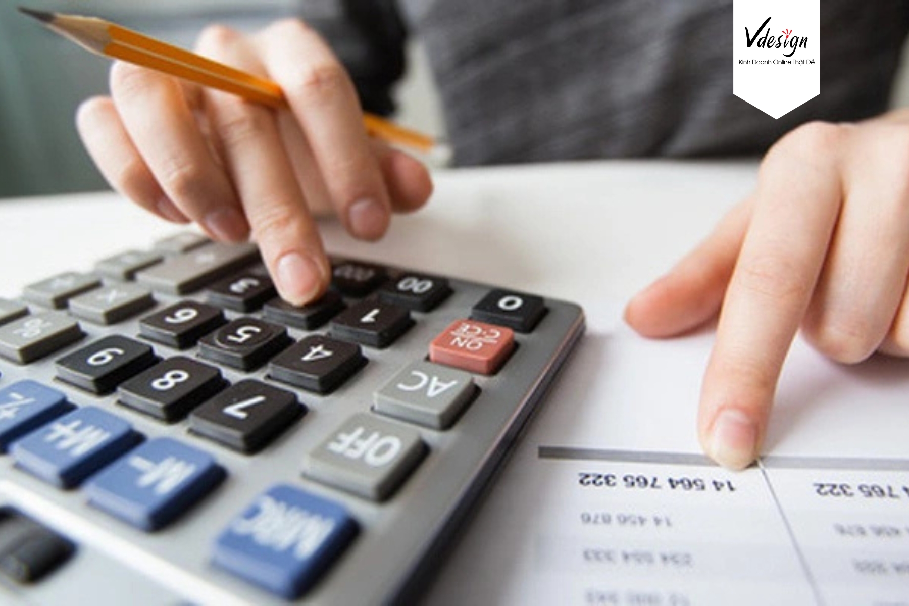 Khó theo dõi và kiểm soát chính xác doanh thu thực tế khi vẫn quản lý thủ công, dễ xảy ra sai lệch số liệu.